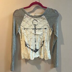 Delia’s Long-Sleeved Tee Size Small Gray Sleeves & Lace Bodice w/Anchor